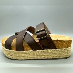 Vegan Blowfish Malibu, medium size,6 1/5. Vegan leather. Tart Tobacco.